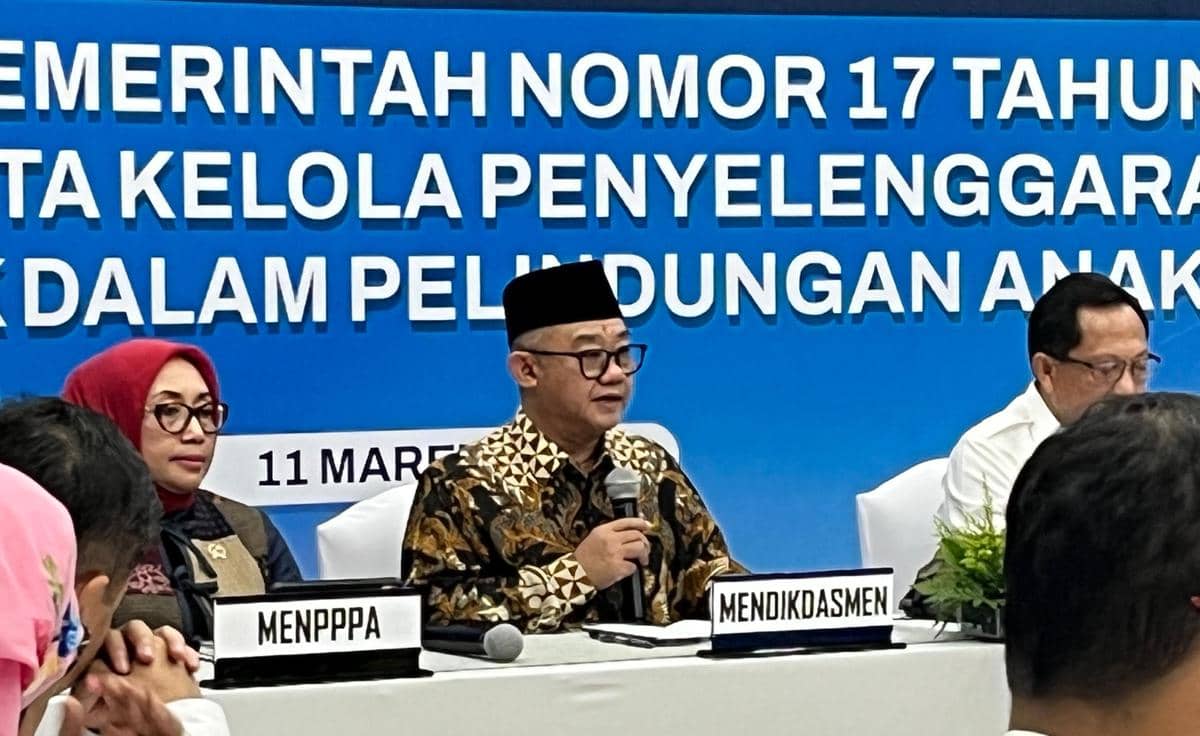 Menteri Pendidikan Dasar dan Menengah Abdul Mu’ti dalam rakor yang diselenggarakan Kementrian Komunikasi Digital, kantor Kemkomdigi, Jakarta Pusat, Rabu (11/3/2026). 