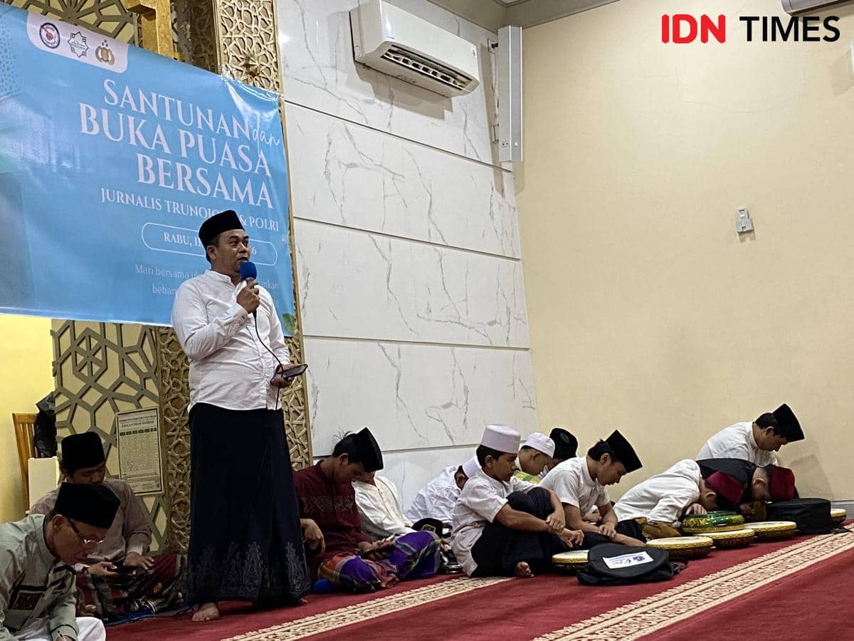 100 Anak Yatim Piatu di Jakbar Dapat Santunan dari Polri dan Jurnalis