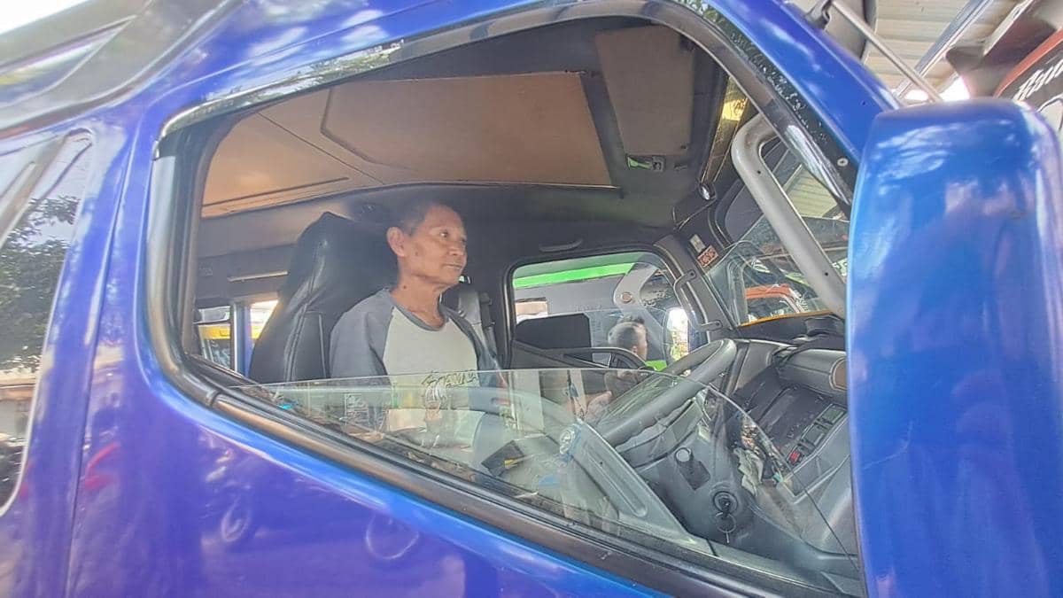 Cerita Herdis: Sopir AKDP Panjalu 30 Tahun Dedikasikan Hidup Antar Pemudik