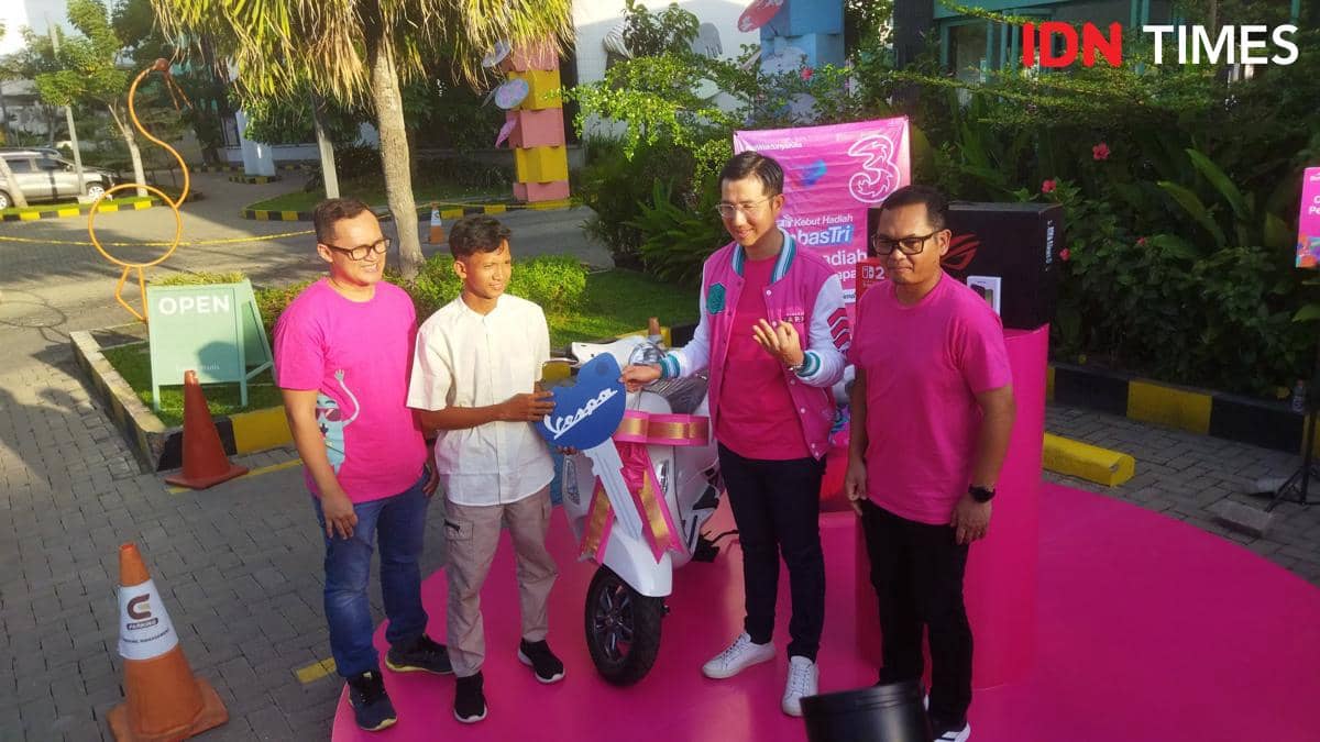 Anak Buruh Bangunan Deli Serdang Boyong Vespa LX125 dari BombasTri