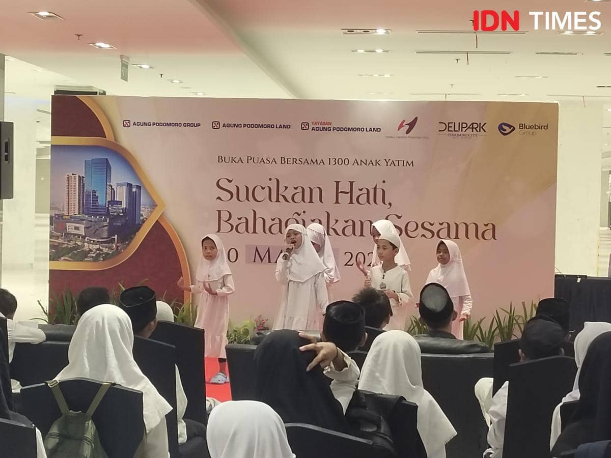 Salurkan Keberkahan, Delipark Mal Gelar Nobar dan Bukber Anak Panti