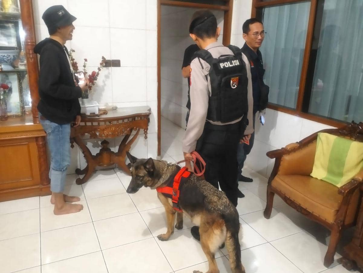 Polisi olah TKP perampokan ibu rumah tangga di Tangerang 