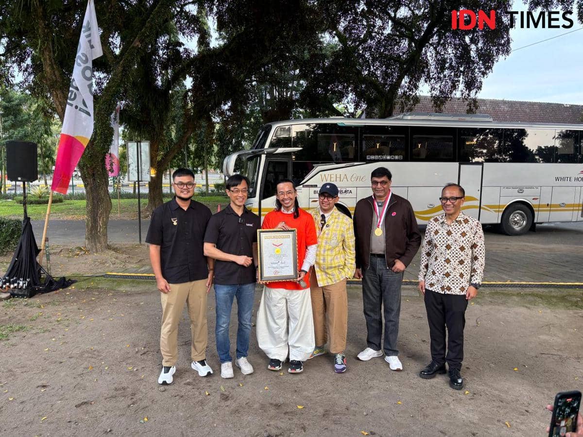 Podcast Jakarta–Jogja 13 Jam Tanpa Henti, Pecahkan Rekor MURI