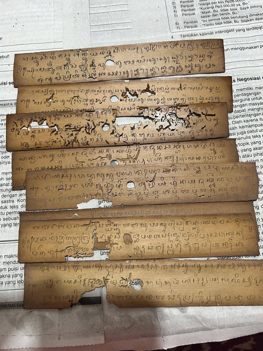 Duh, Puluhan Lontar Warisan di Desa Pupuan Tabanan Rusak Dimakan Rayap