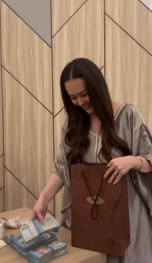 Artis Buka Puasa Bareng Karyawan