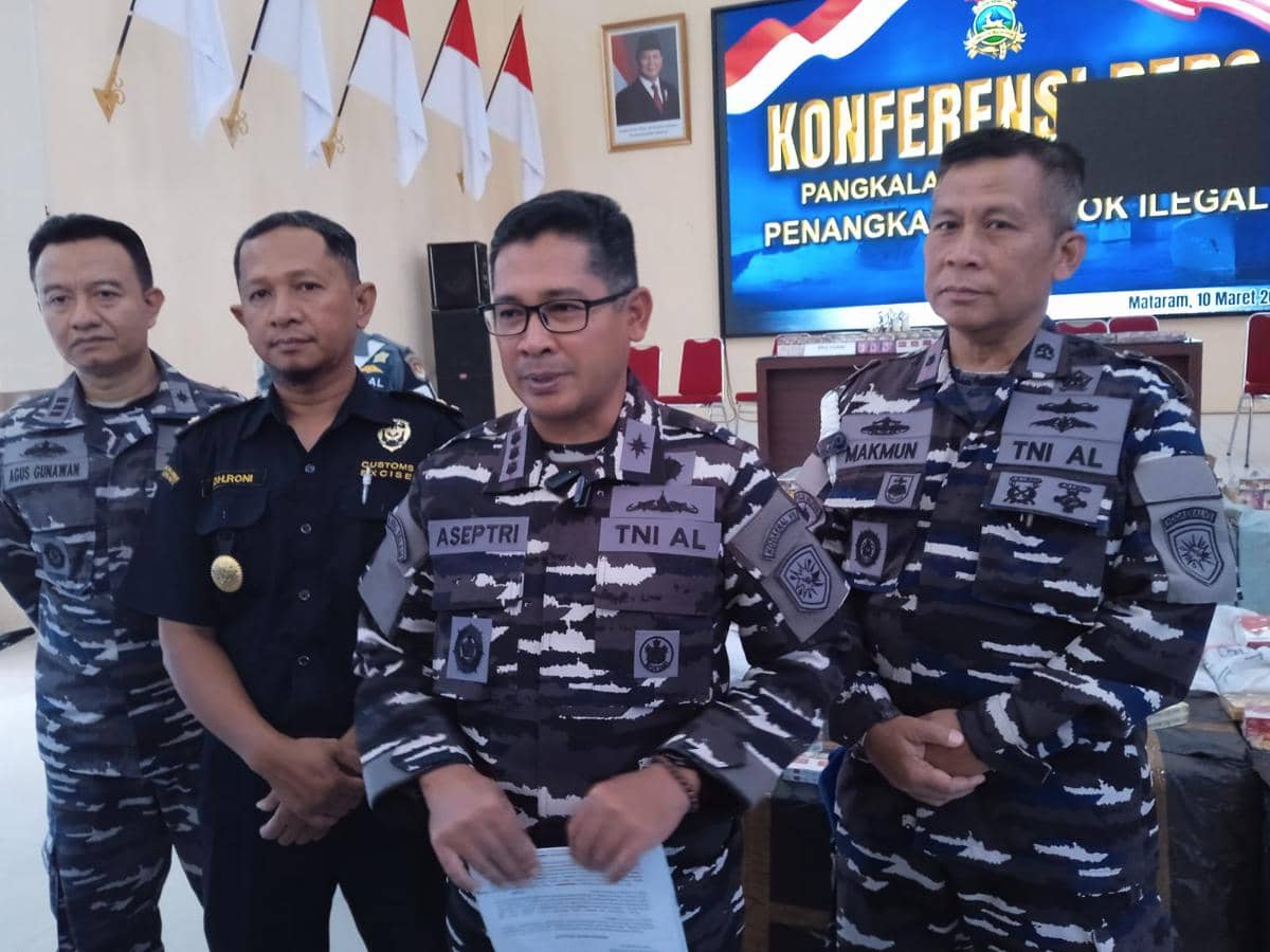 Komandan Lanal Mataram Kolonel Laut (P) Asep Tri Prabowo. 
