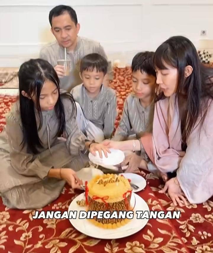 potret Ayu Dewi rayakan ultah Aqilah di bulan Ramadan