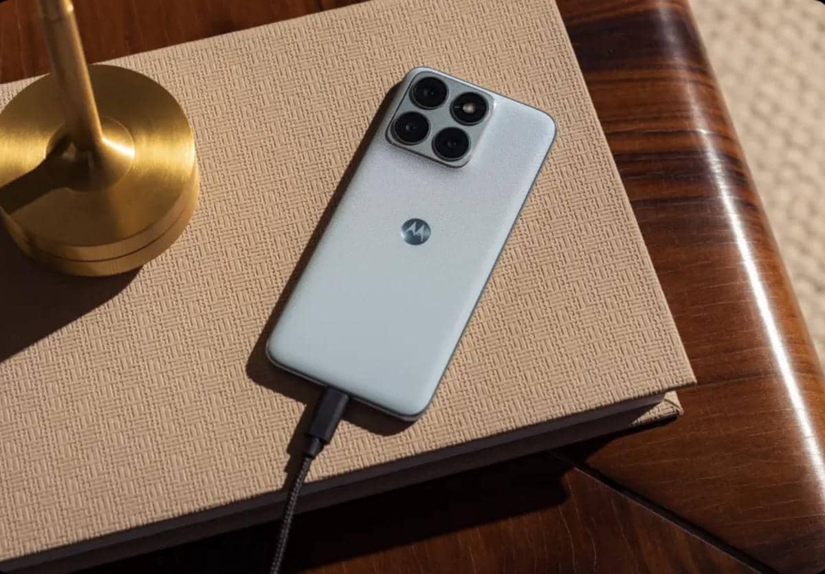 ilustrasi pengisian daya baterai Motorola Edge 70 Fusion+ 