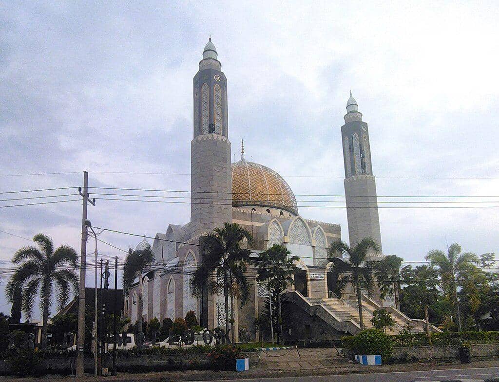 Masjid Dr. H. Moeldoko Kabupaten Jombang