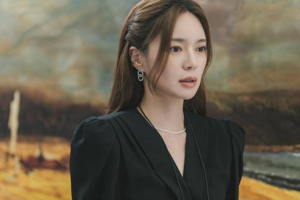 7 Latar Belakang Kim Yun Jin yang Baru Terungkap di Siren's Kiss