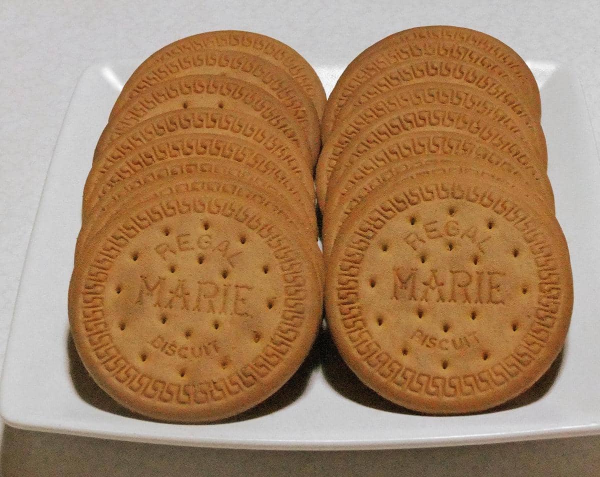 ilustrasi biskuit bayi