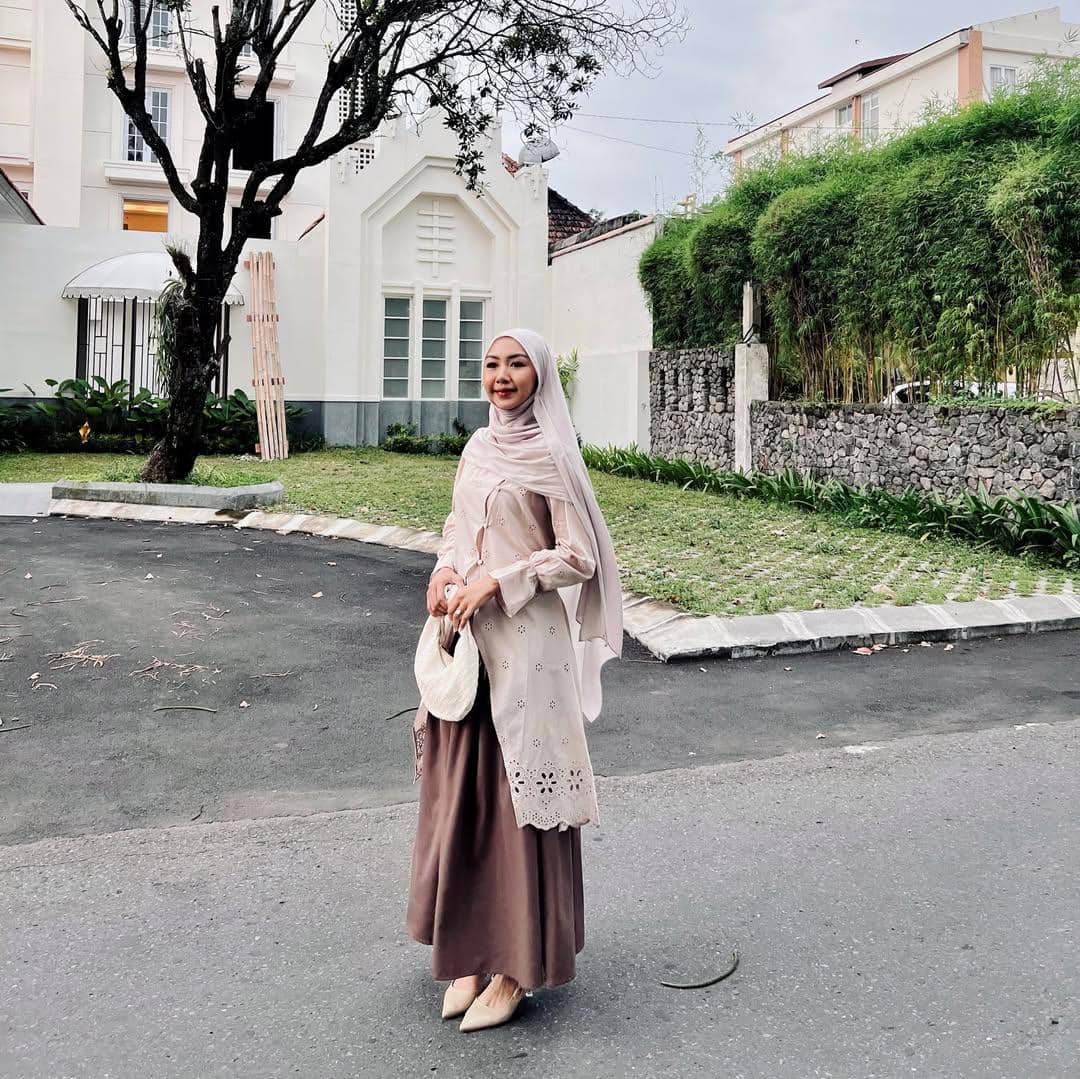 OOTD Lebaran Nuansa Earth Tone