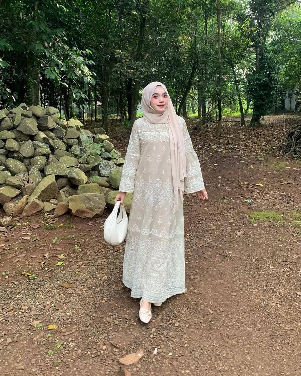OOTD Lebaran Nuansa Earth Tone