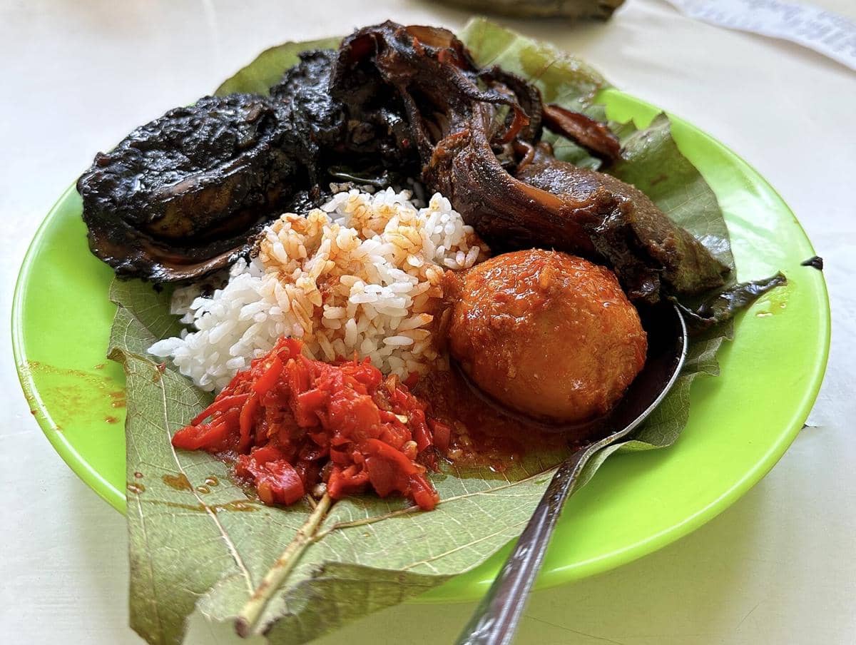 Kenapa Nasi Jamblang Jadi Makanan Favorit di Jalur Pantura?