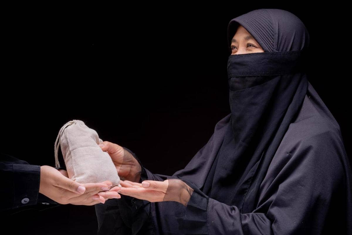 Muzakki Adalah Orang Wajib Zakat, Ini Makna dan Keutamaannya