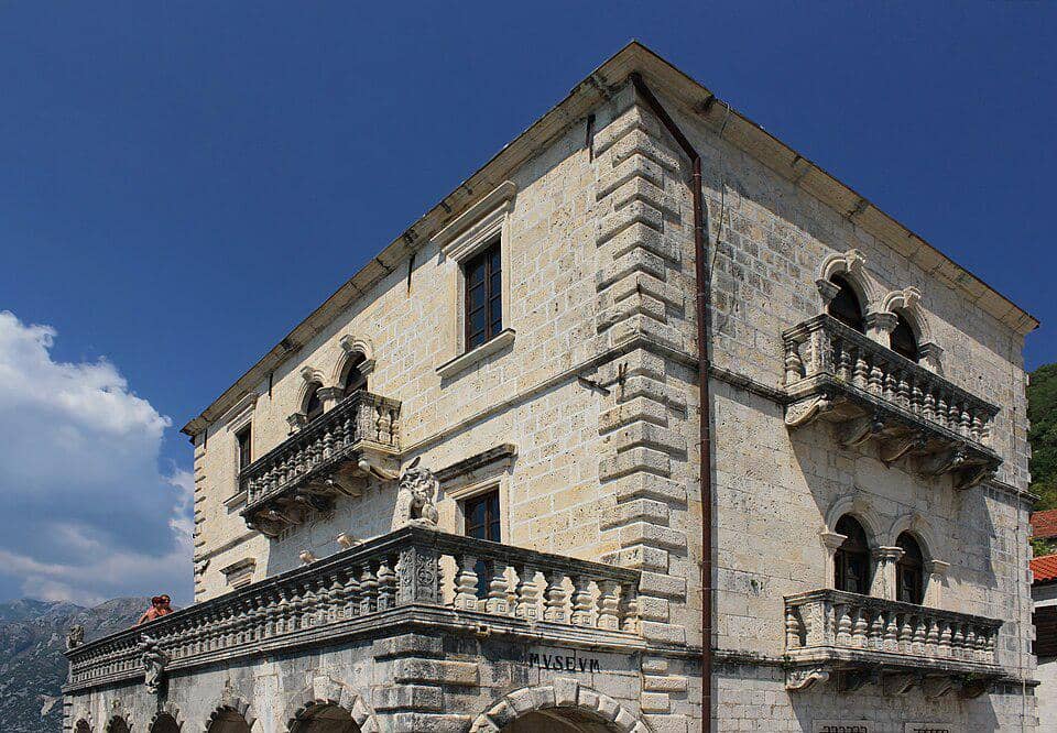 Istana Bujović di Perast
