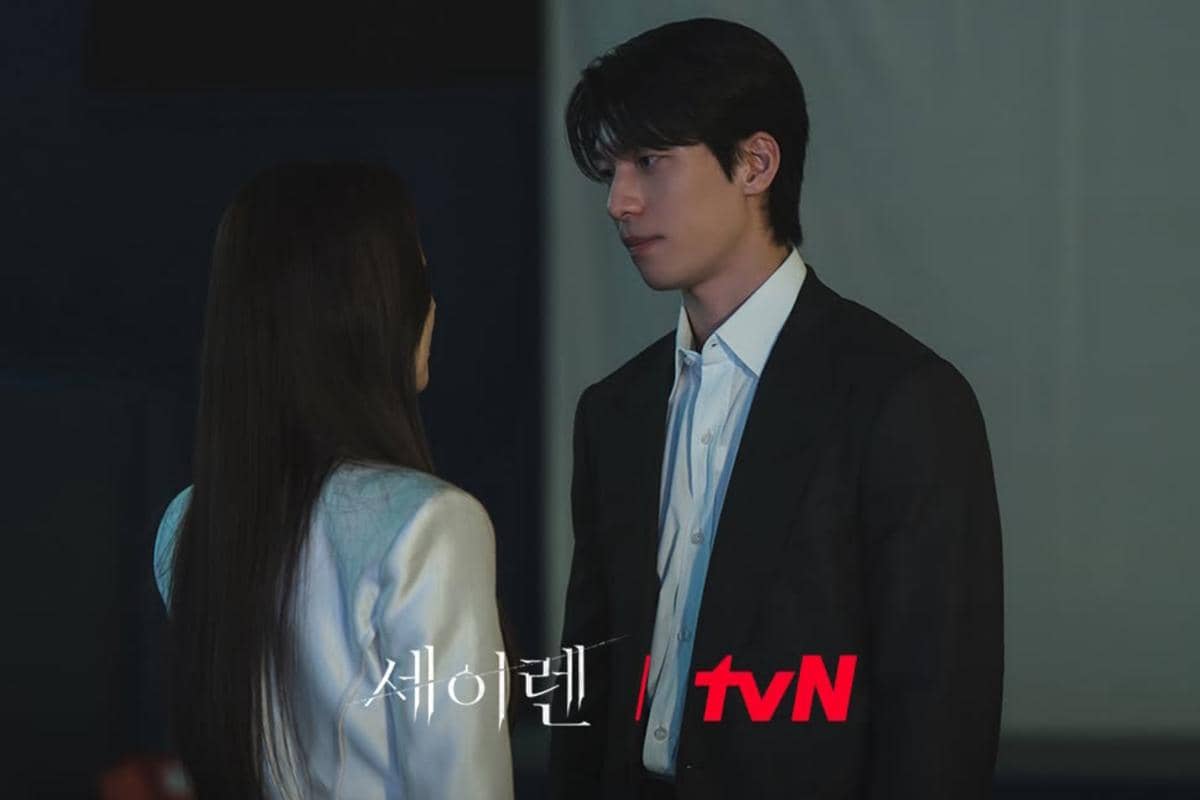 Still cut Siren's Kiss