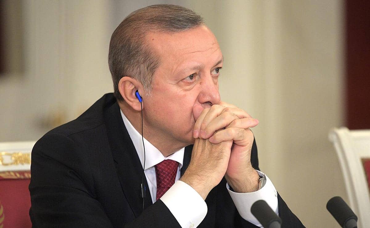 Recep Tayyip Erdogan sedang menghadiri pertemuan.
