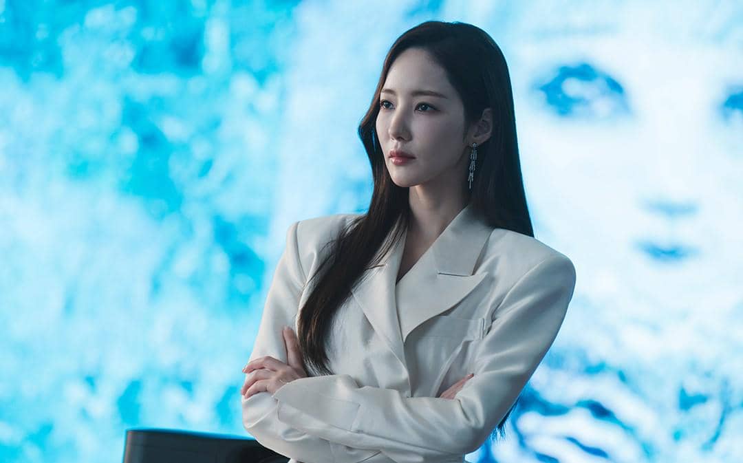 4 Dedikasi Han Seol Ah Sebagai Juru Lelang Royal Auction di Siren's Kiss