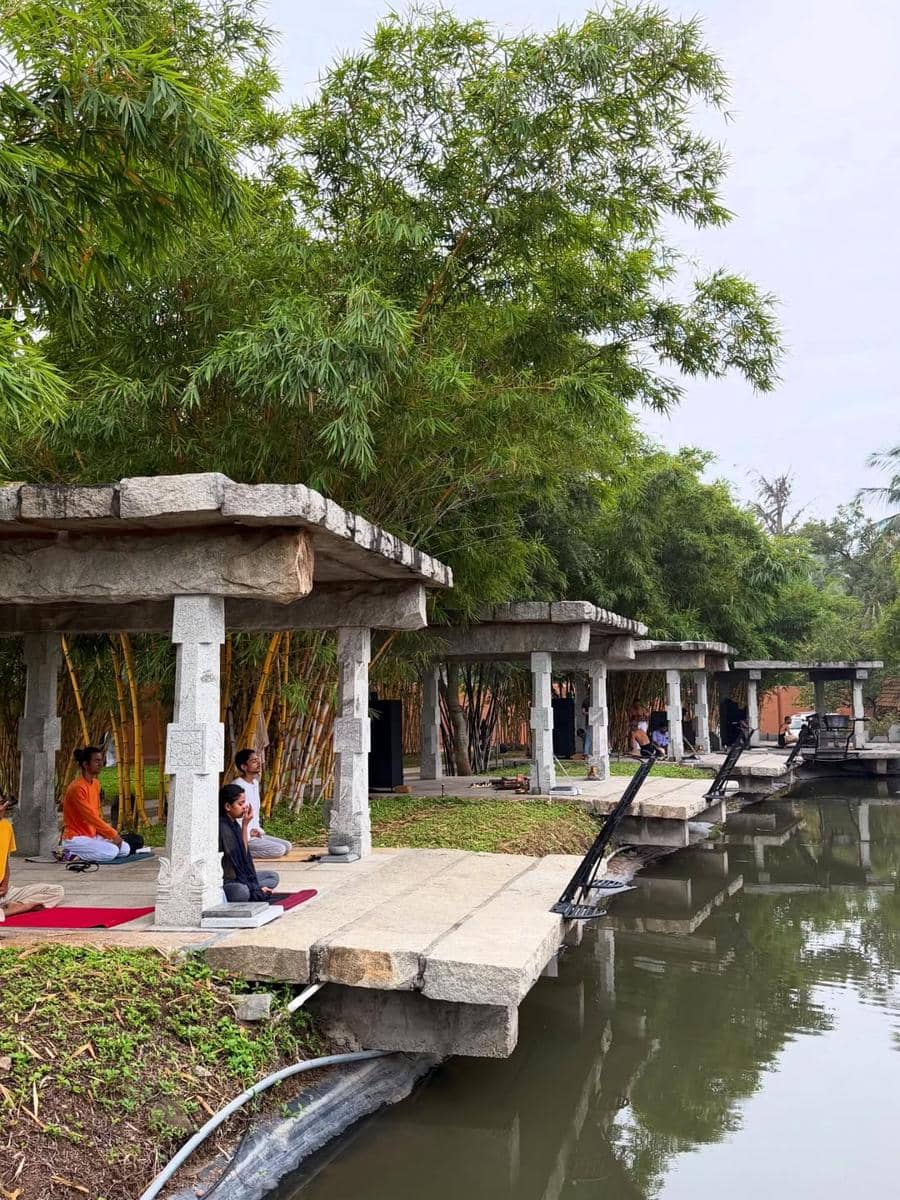 Raline Shah berkeliling Coimbatore, India