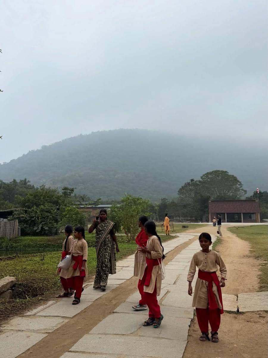 Raline Shah berkeliling Coimbatore, India