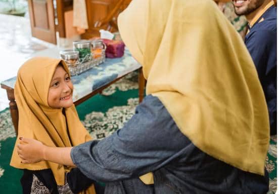 ilustrasi bermaaf-maafan saat lebaran 