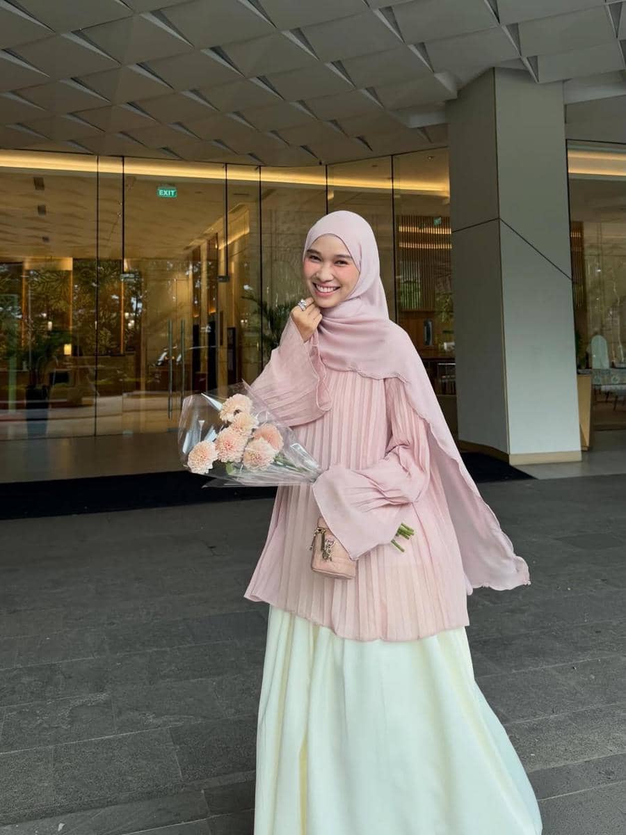 Inspirasi OOTD ala Astri Ratnasari 