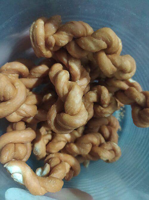 5 Tips Membuat Kue Untir-untir yang Renyah