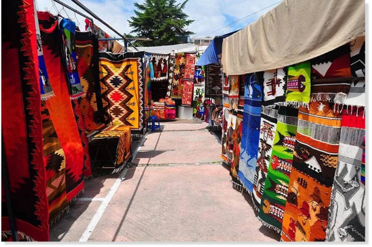 suasana Pasar Otavalo