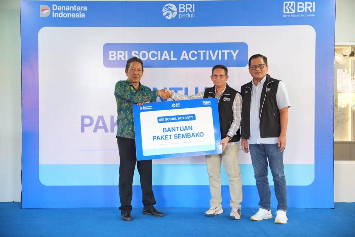 BRI Salurkan 700 Paket Sembako untuk Warga Denpasar