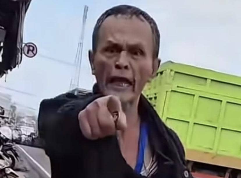 Ngamuk Bawa Kapak, Pria Sukabumi Ditangkap Usai Lecehkan Wanita