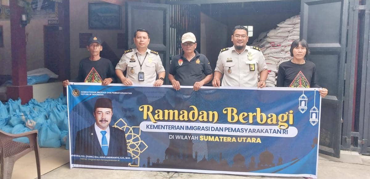 Menteri Imigrasi dan Pemasyarakatan Bagikan 4.000 Paket Ramadan untuk Warga Medan