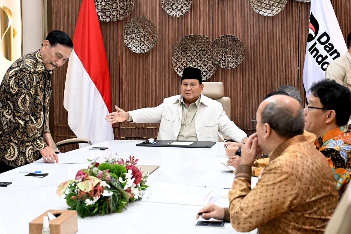 Presiden Prabowo Subianto menerima Ketua dan Anggota Dewan Ekonomi Nasional (DEN) bersama sejumlah menteri terkait di Jakarta, pada Rabu (11/3/2026). 