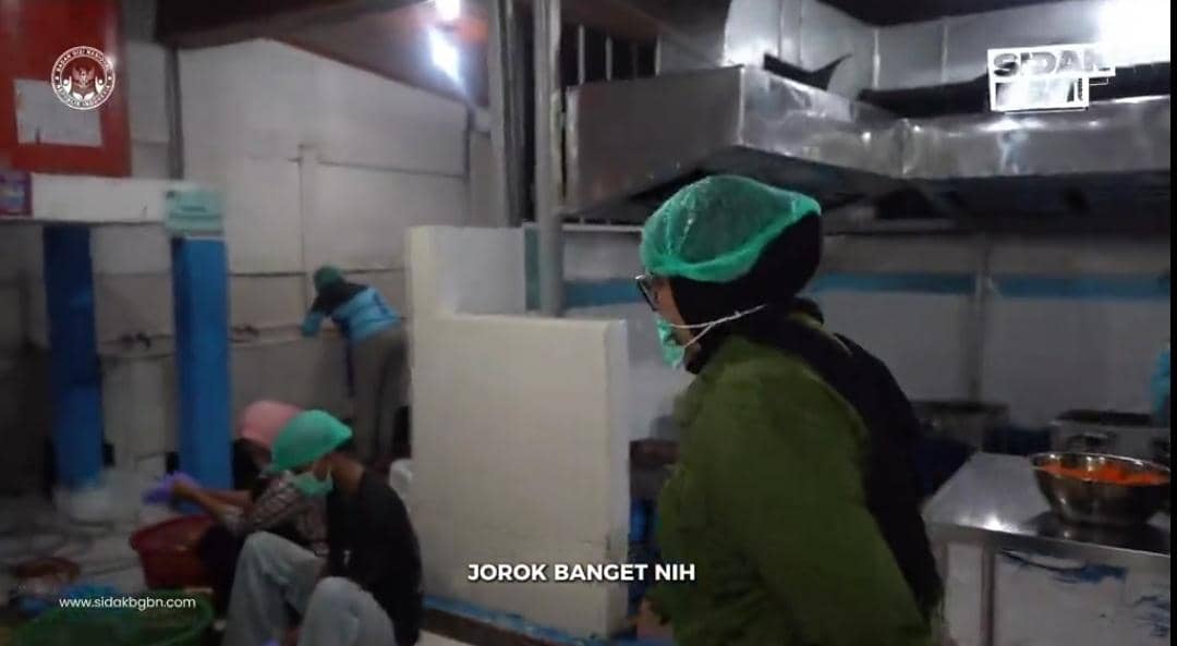 Tangkapan layar TikTok Sidak BGN saat berada di SPPG Talang Jambe Palembang 