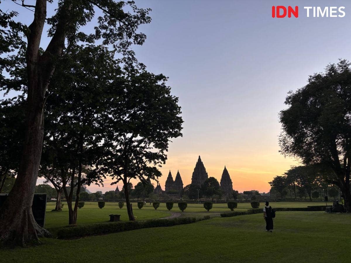Candi Prambanan, Kamis (12/3/2026). (IDN Times/Herlambang Jati Kusumo)