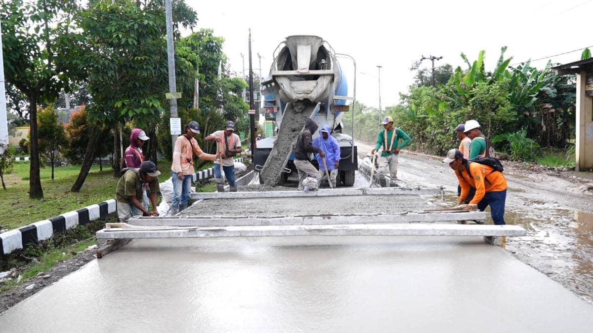 Salah satu proyek pembangunan dan peningkatan infrastruktur jalan melalui program Multi Years Project (MYP) Pemprov Sulsel. (Dok. Humas Pemprov Sulsel)