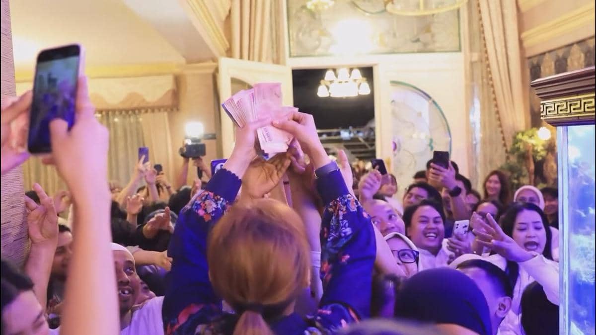 acara buka bersama di rumah Inul Daratista