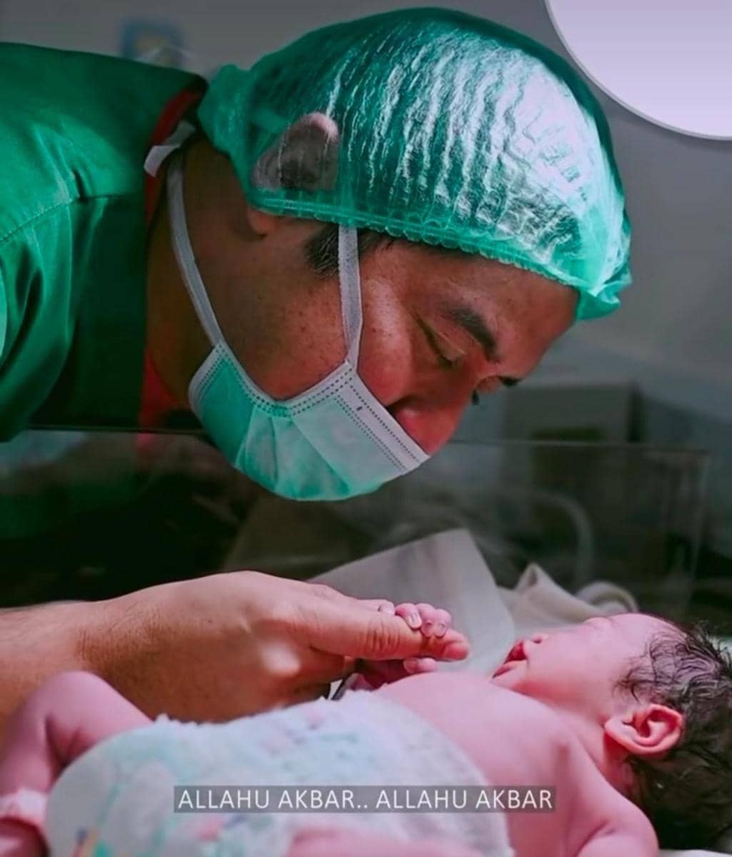 Ricky Perdana dan Chaca dikaruniai anak ketiga