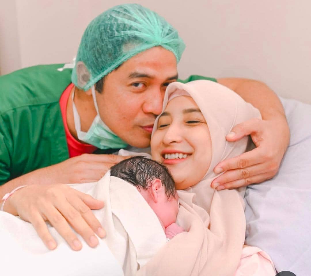 Ricky Perdana dan Chaca dikaruniai anak ketiga