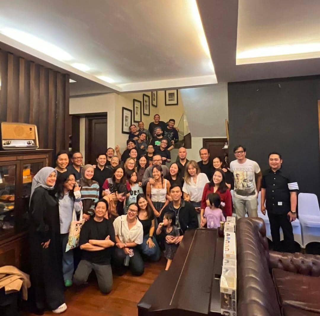 potret Ari Lasso buat acara bukber di rumah