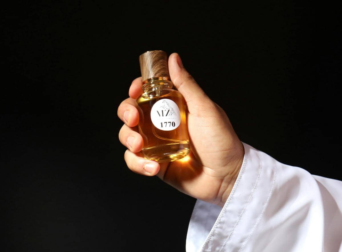 5 Cara Pakai Parfum yang Benar biar Lebaran Wangi Seharian