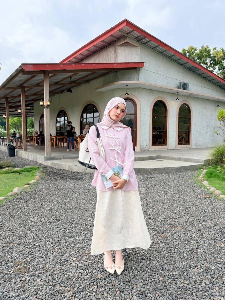inspirasi OOTD ala Siska Amera