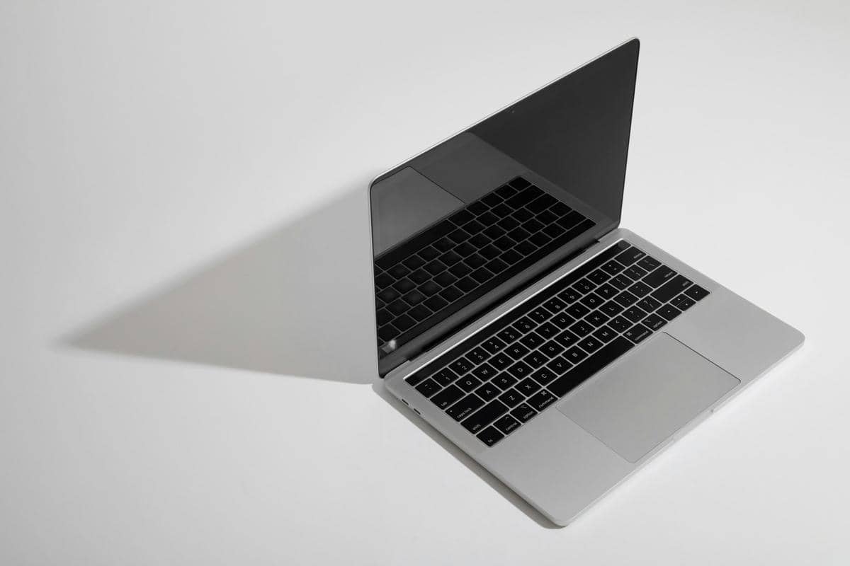 ilustrasi MacBook M5