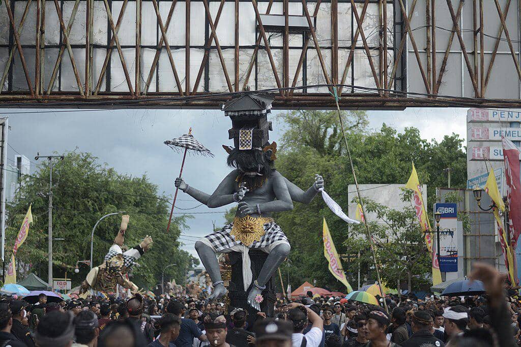 Ilustrasi pawai ogoh-ogoh