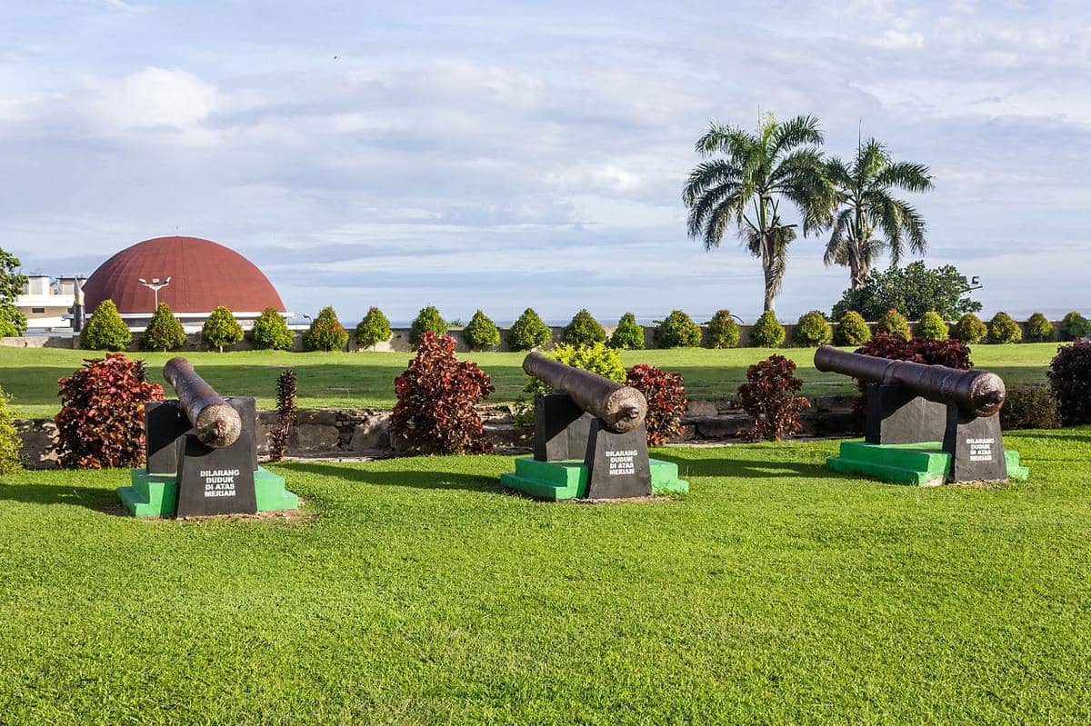 potret meriam di Benteng Marlborough