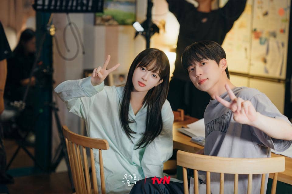 7 Beda Pola Parenting Hyun Jin Tae Hyung di Our Universe