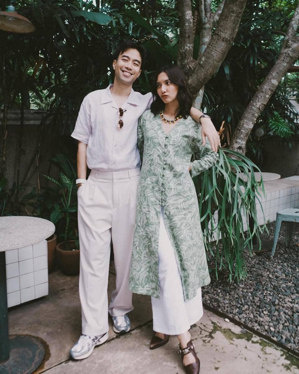 outfit Lebaran dengan tunik