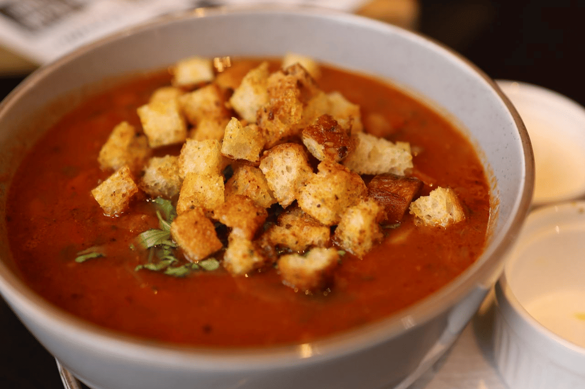 Resep Sup Lentil Merah dengan Crouton Sourdough Bawang Putih