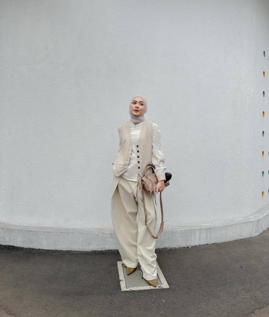 Gaya Lebaran Pakai Celana ala Richa Iskak