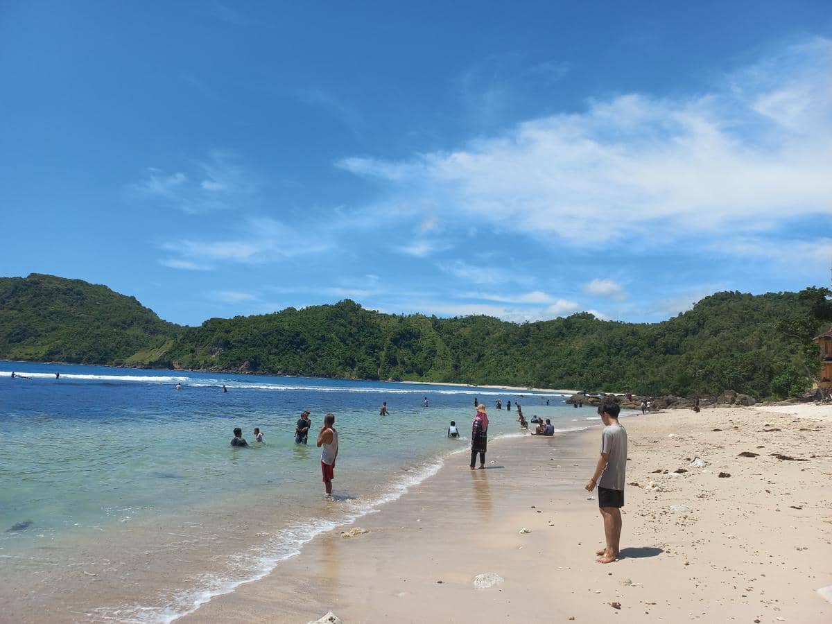 Mengapa Pantai Wediombo Gunungkidul Ramai saat Lebaran?